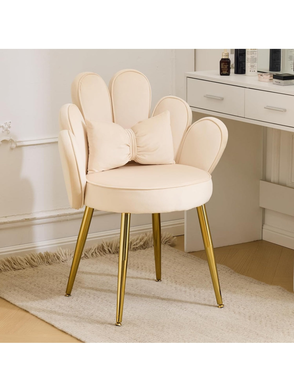 Silla Elegante de Tocador con Respaldo Decorativo, Patas Doradas Regulables y Tapizado Beige
